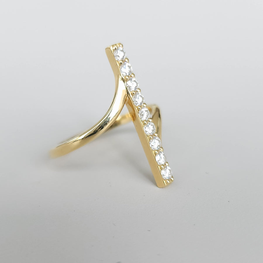 Barra Verticale - Modern Minimalist Lab Grown Moissanite / Diamond Gold Ring