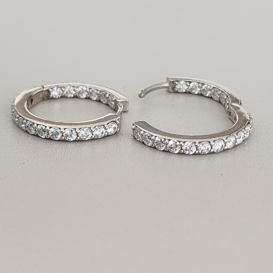 Cerchio Infinito - Inside Out Lab Grown Moissanite / Diamond Gold Hoop Earrings