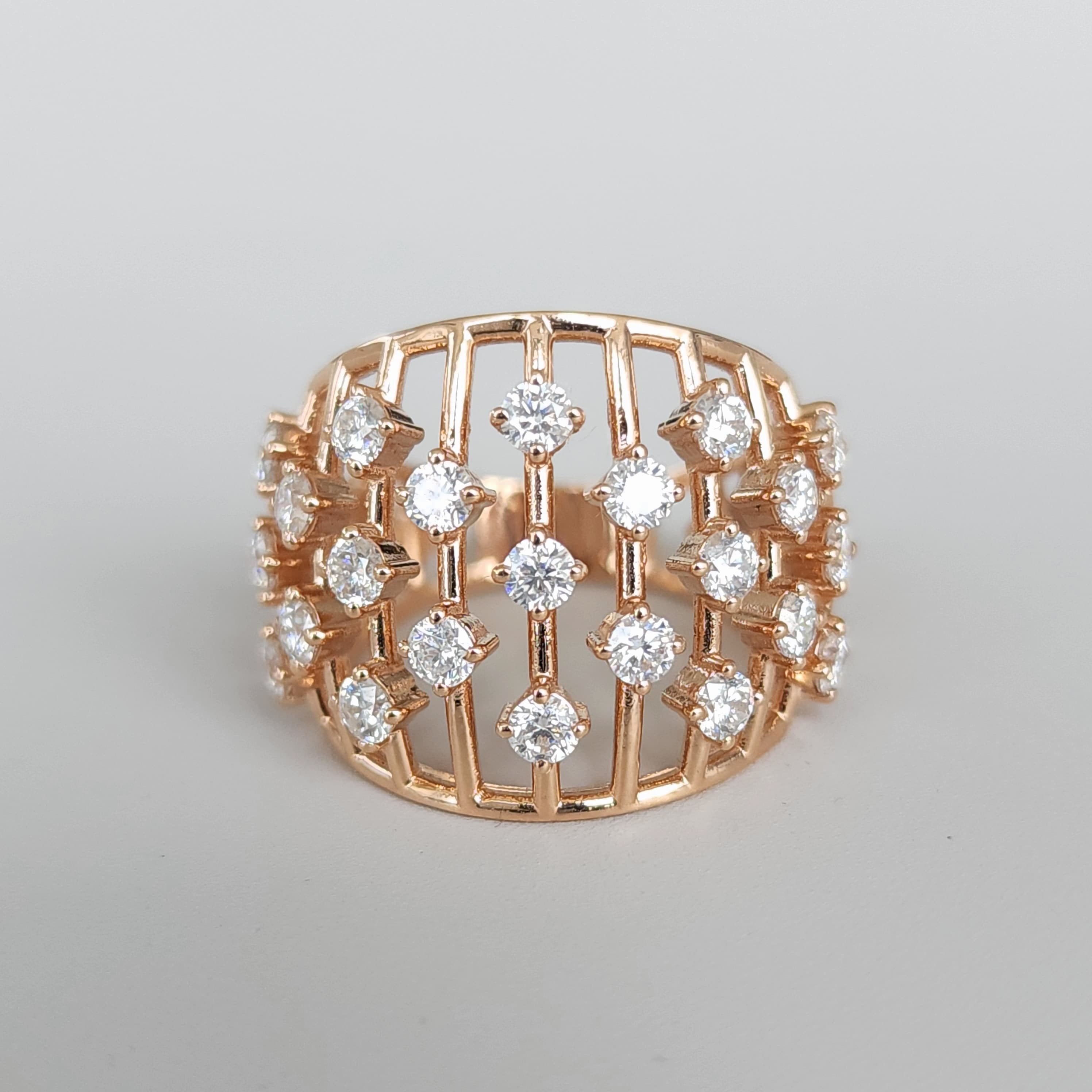 Danza Scintillante - 18K Gold Lab Grown Moissanite / Diamond Multi-Row Ring