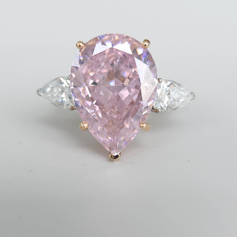 Petalo Rosa - 18K Gold Pink Pear Lab Grown Moissanite / Diamond Pave